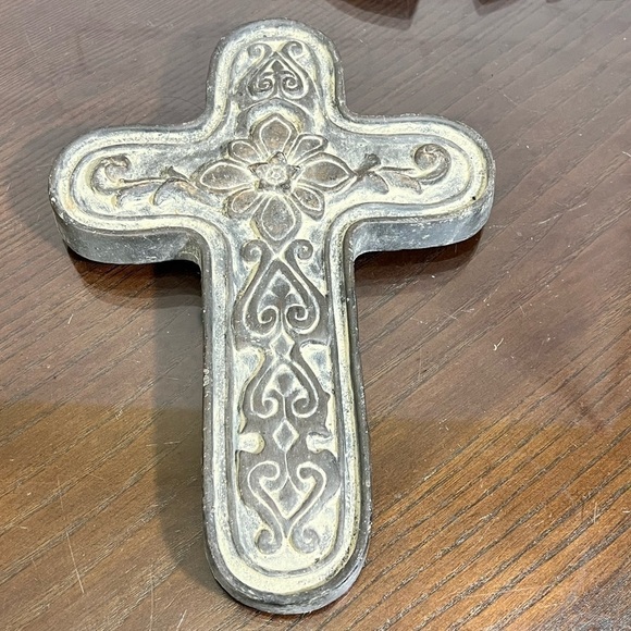 5 Pc set  Beautiful Gothic Crosses made of Resin Plaster. Perfect for the Garden - Picture 16 of 16